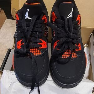 Brand new JORDAN 4 RETRO (PS)